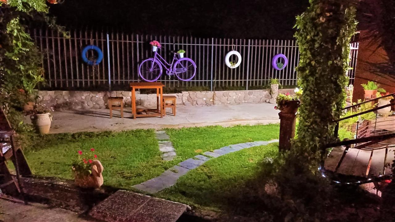 Bed and Breakfast Il Laghetto Кастровиллари Экстерьер фото