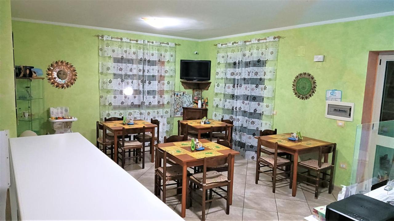 Bed and Breakfast Il Laghetto Кастровиллари Экстерьер фото