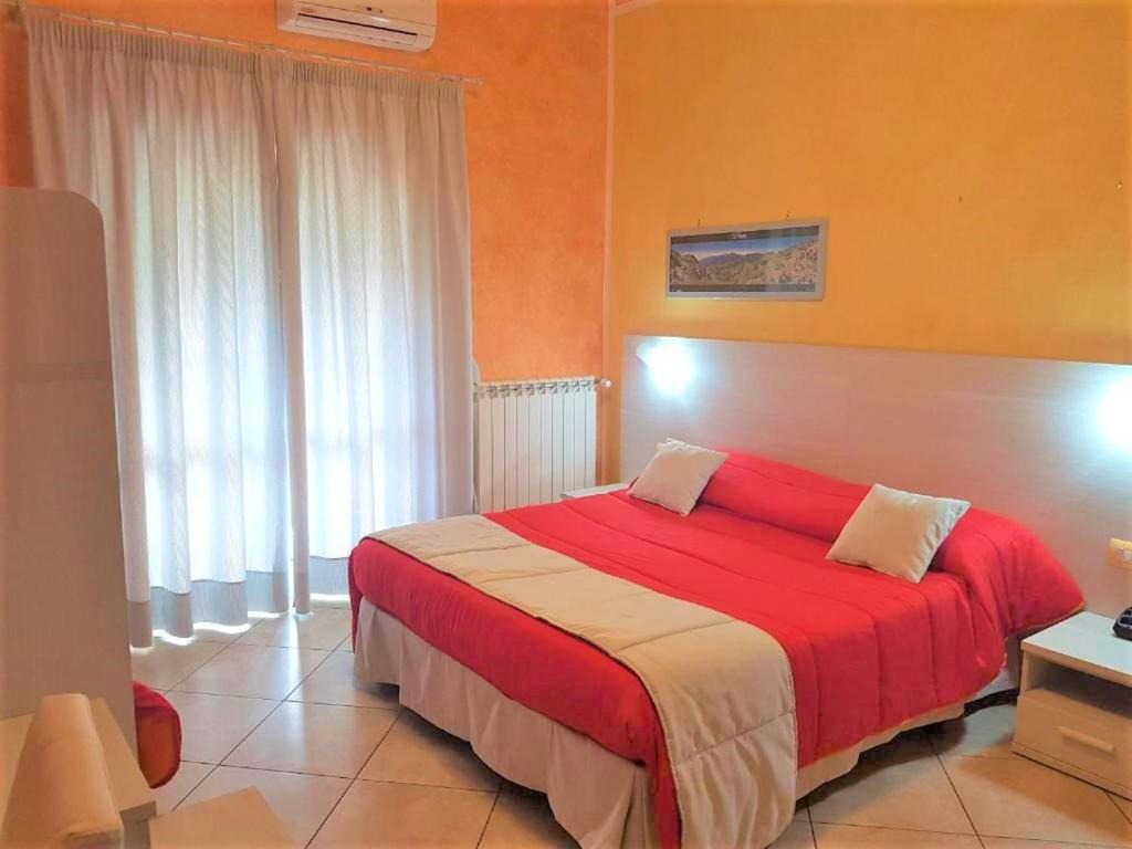 Bed and Breakfast Il Laghetto Кастровиллари Экстерьер фото