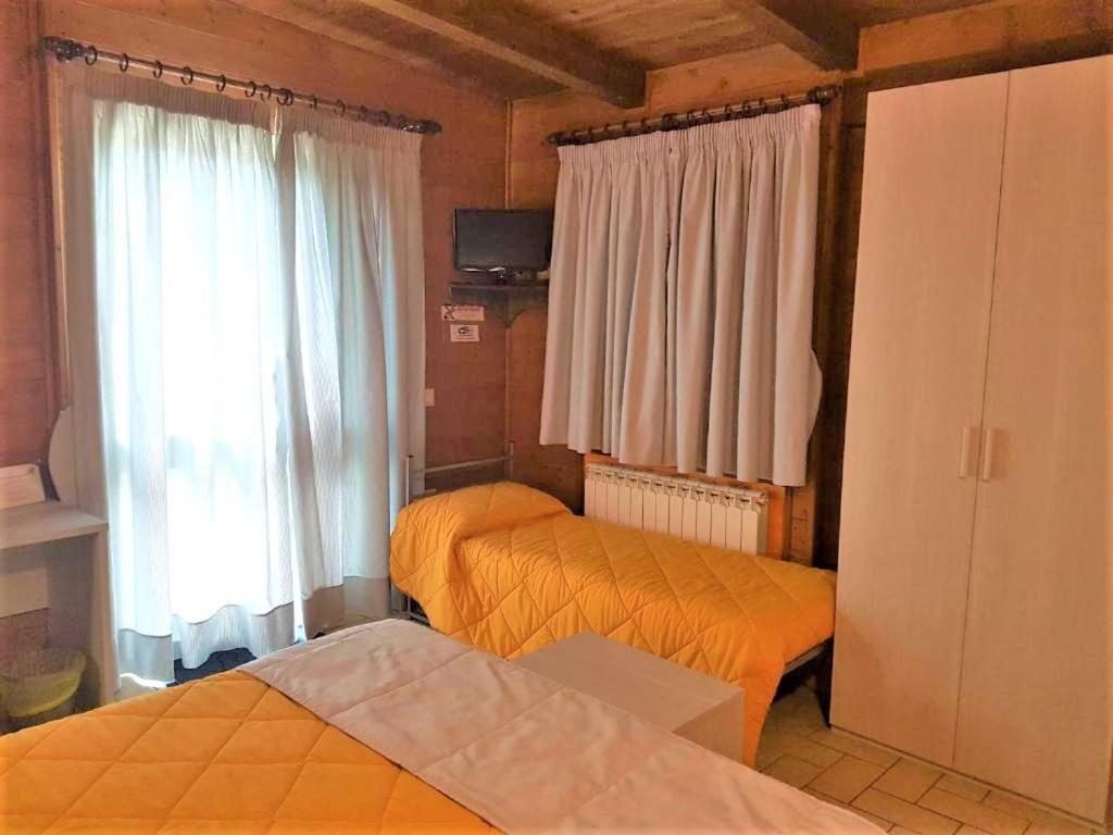 Bed and Breakfast Il Laghetto Кастровиллари Экстерьер фото