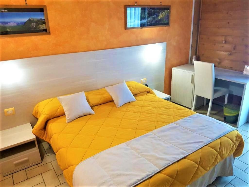 Bed and Breakfast Il Laghetto Кастровиллари Экстерьер фото