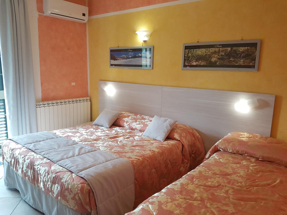 Bed and Breakfast Il Laghetto Кастровиллари Экстерьер фото